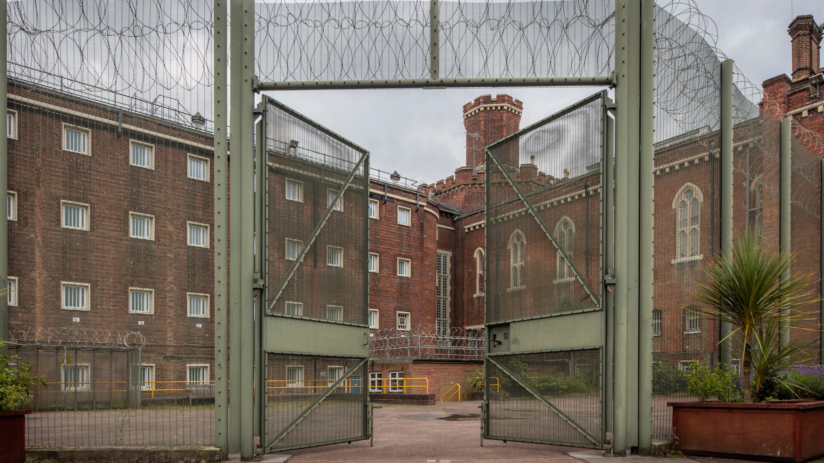Exterior-of-Reading-Prison